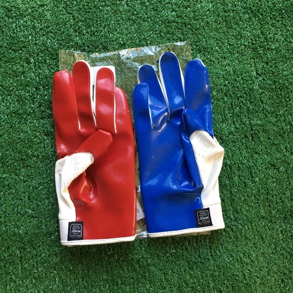 NEW CUTTERS REV PRO 3.0 WR FOOTBALL GLOVES LARGE - Picture 3 of 7